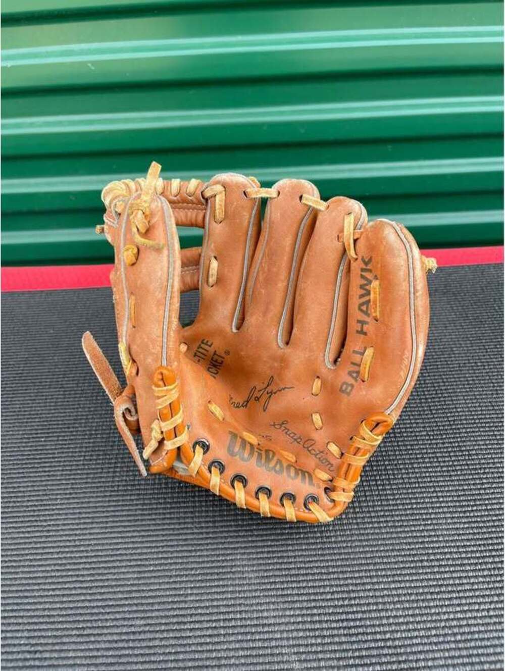 Wilson Ball Hawk Fred Lynn Baseball Glove